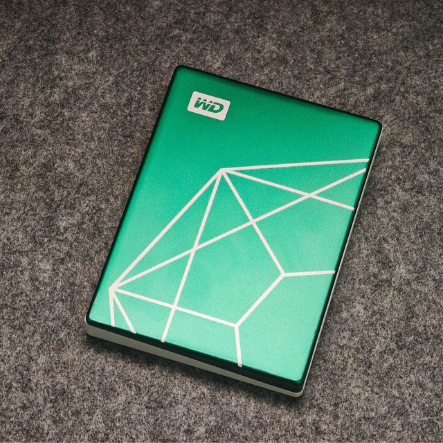 经典重塑，存储新篇—西数My Passport Ultra 20周年限定移动硬盘