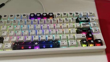  WOB Rainy75RT 电竞磁轴键盘，游戏界的 CNC 铝坨坨 RGB 万磁王