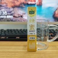 寒冬腊月不妨泡一杯滋新洋槐花蜂蜜暖暖胃