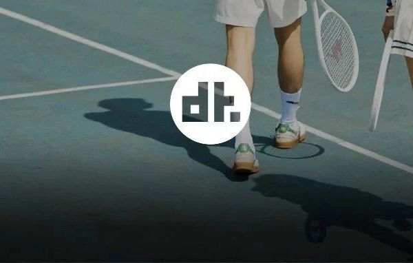 洞洞鞋和老爹鞋之间，杀出一个黑马