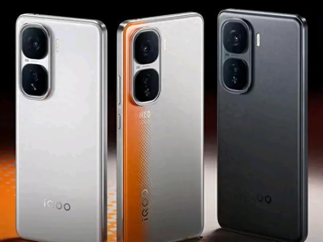 2000元价位直屏性能手机推荐：红米K80、iQOO Neo 10、realme GT 6选购指南