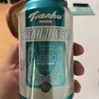 品味天湖啤酒，让每一口都成为一种享受！