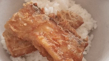 油炸带鱼段：金黄酥脆，满口香