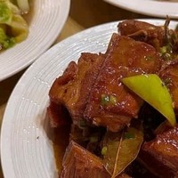 龙大肉食国产黑猪肋排，精选自蓬莱生态养殖场的优质黑猪