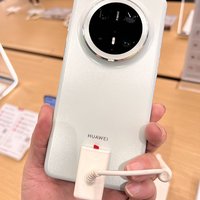 跑了5家店都没买到华为mate70Pro，余总搞快点，同学有点等不及了