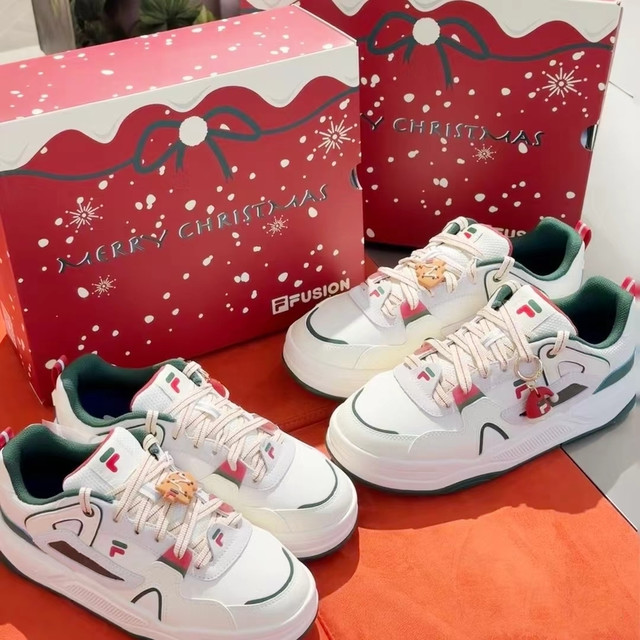  🎅🏻圣诞限定设计：FILA FUSION BANK II，轻盈潮流选择
