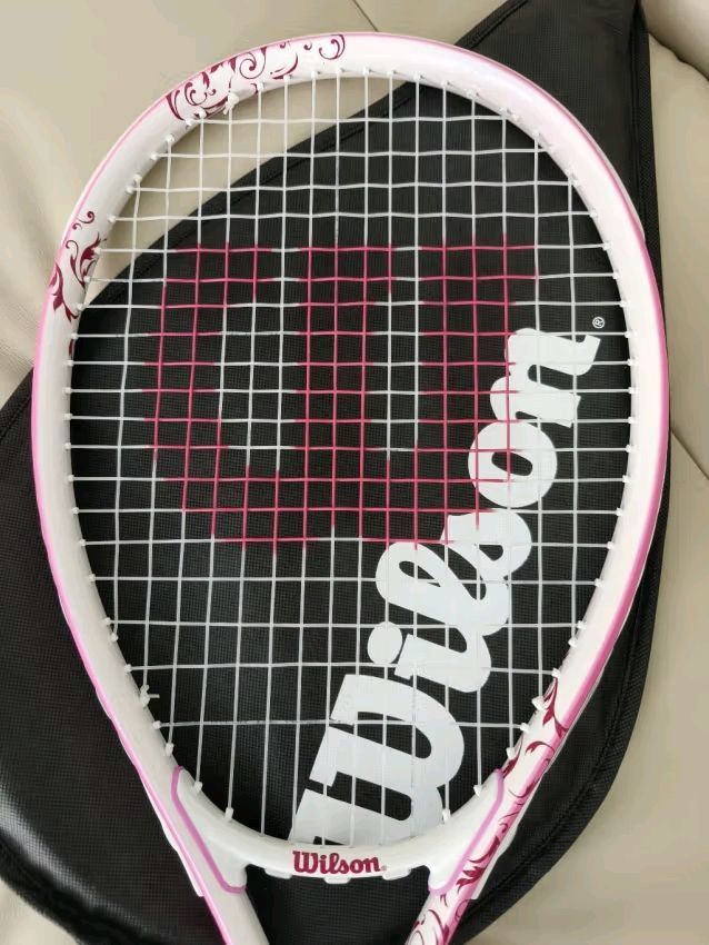 新手必备！Wilson威尔胜Intrigue WRT3242001网球拍。