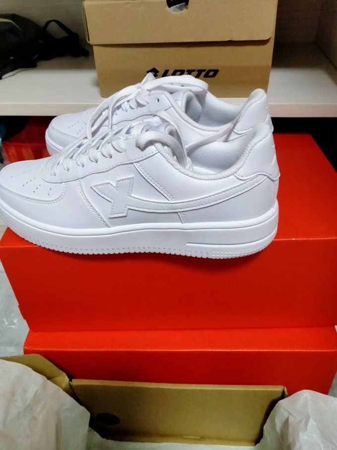 特步女板鞋时尚与舒适的完美结合