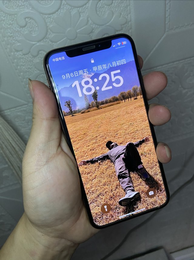马上2025年了，我还在用iphone xs 64g当主力机