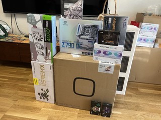 超值白色主板七彩虹iGame Z790 Flow