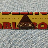 三角（Toblerone）瑞士牛奶巧克力：甜蜜礼物，传递温馨与幸福