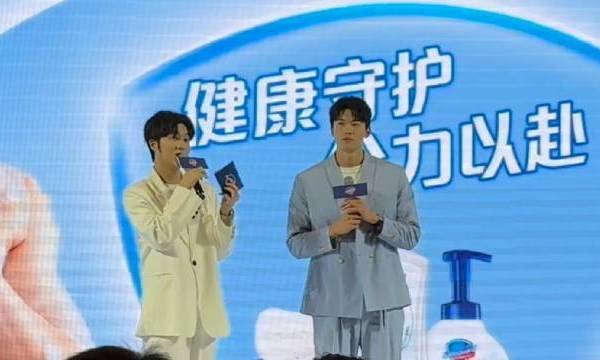 汪顺#顺流而上#汪顺 | 舒肤佳“健康守护，全力以赴！”品牌活动 | 七部洗手法～和顺哥@汪順Steve 一起学洗手～#健康守护全力以赴##舒肤佳##汪顺# @舒肤佳Safeguard Steve专属