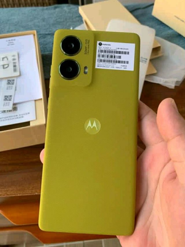 摩托罗拉联想moto S50一款集高性能与优雅设计于一身的5G AI手机