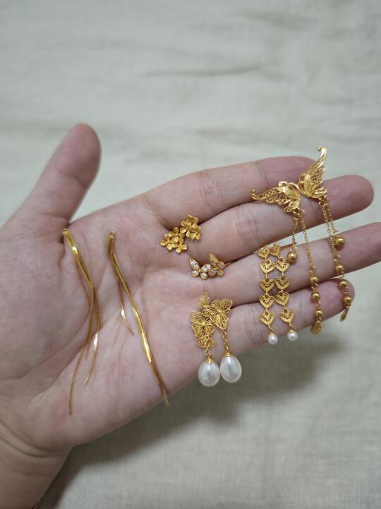 开始疯狂入耳饰