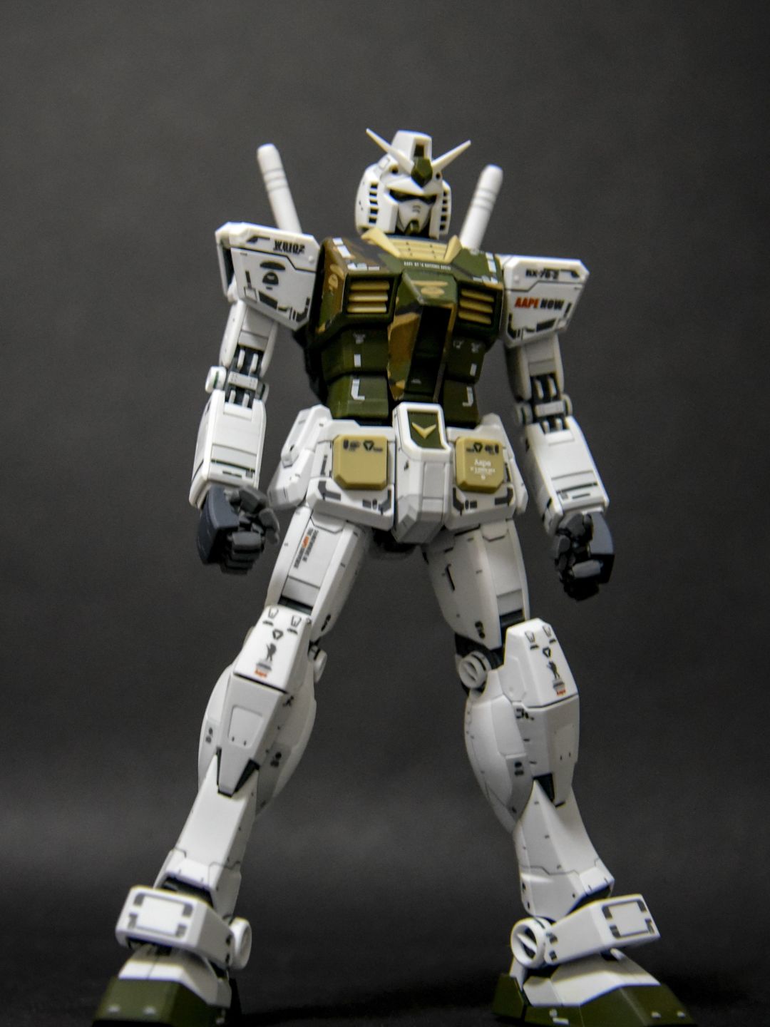 天智星日韩动漫周边怎么样强强联合！AAPE联名MG RX78-2高达Ver3