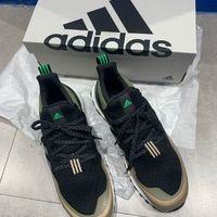 我的心仪好鞋：Adidas慢跑鞋