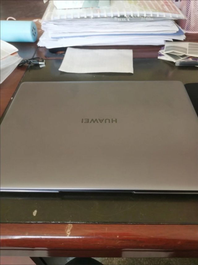 华为MateBook14是一款很适合外出办公的笔记本