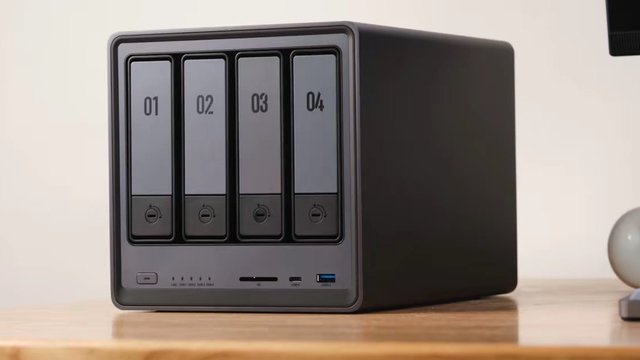 高速、安全、大容量～绿联 DXP4800 