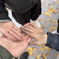 要不是亲自从学校里把娃接出来，我都以为她挖煤去了