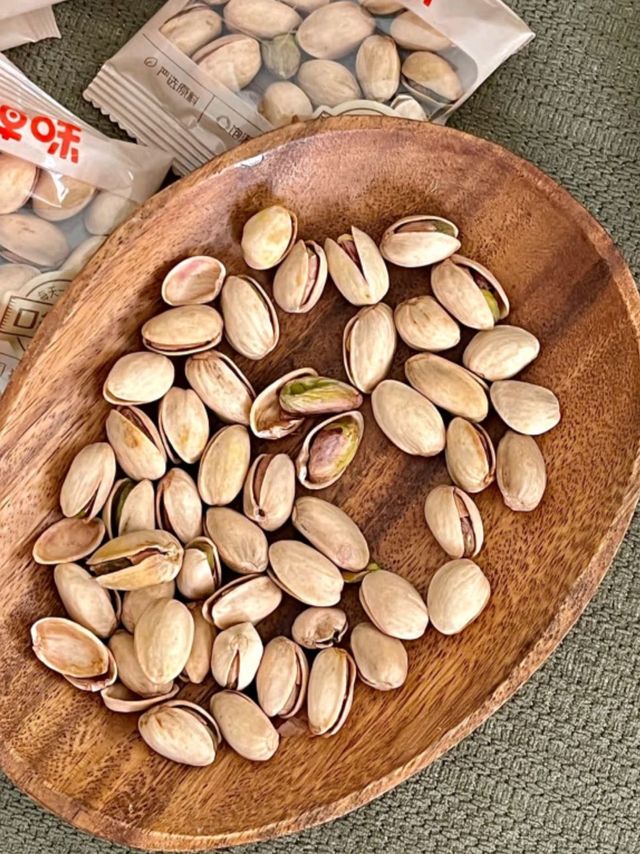 年货里的“开心密码”：百草味开心果