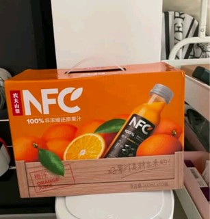 农夫山泉NFC橙汁果汁饮料100%鲜果冷压榨 橙子冷压榨300ml*10瓶礼盒