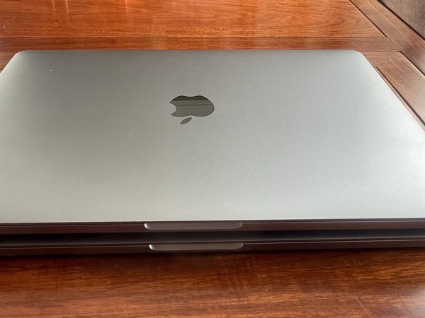 不得不说，苹果产品的辨识度确实是很低