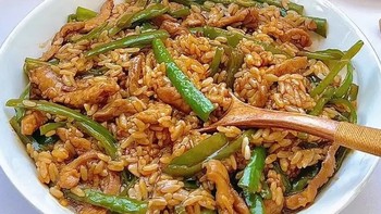 青椒肉丝炒饭，简单又好吃！
