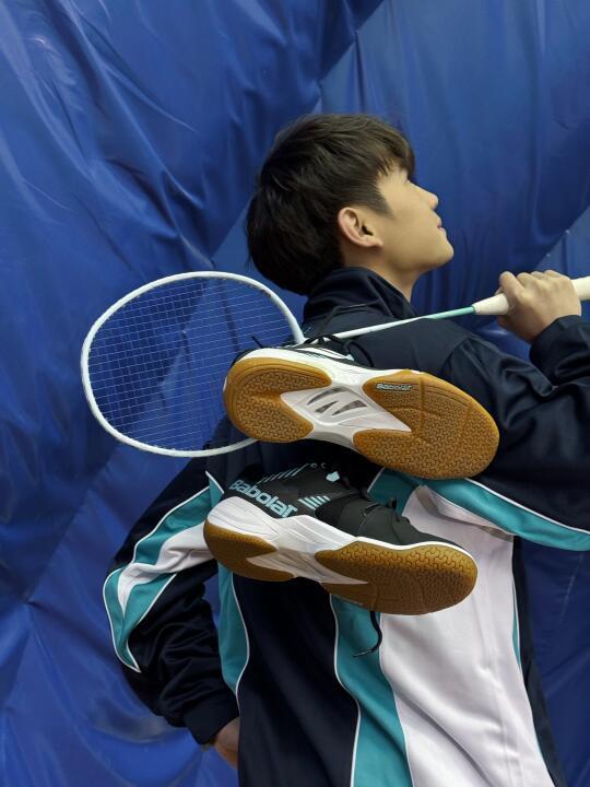 这真是我穿过最舒服的羽毛球鞋！