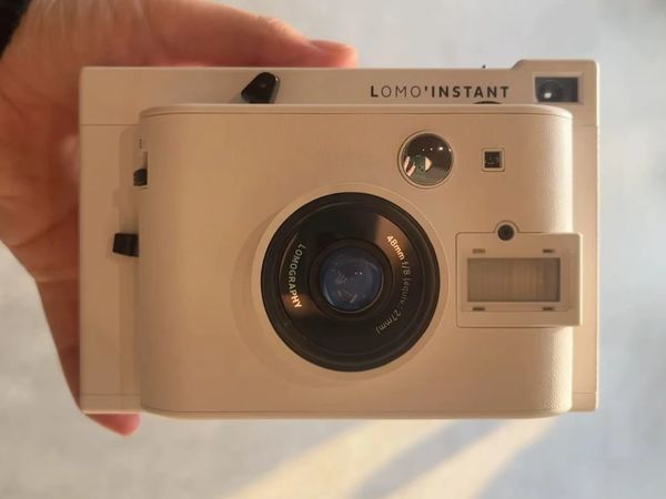 大量拍立得相机涌入闲鱼，出自大厂新年礼盒，二手回收价500元