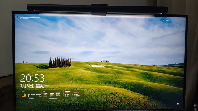 今年买了个国产的显示器，4k160hz，性价比很高，使用体验不错！