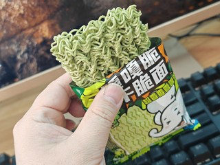 白象嘎嘎香菜干脆面真是色香味俱全