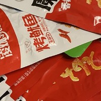 卫龙魔芋爽素毛肚辣条整盒装超市同款2盒40包办公零食小吃大礼包