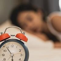 静谧睡眠是最好的养生：盛健中老年人羊奶粉助力破局睡眠困境