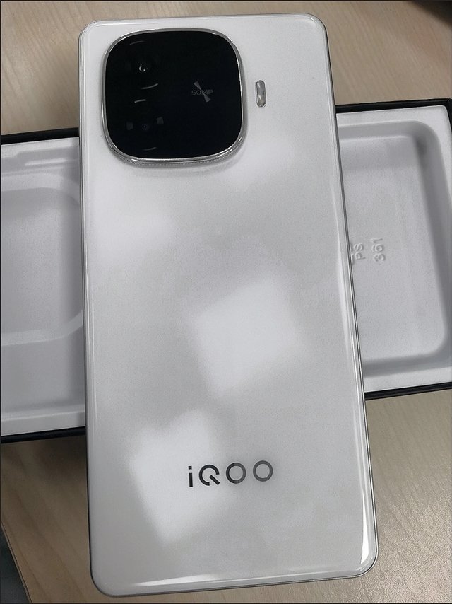 vivo iQOO Z9手机，1300元左右很实惠！