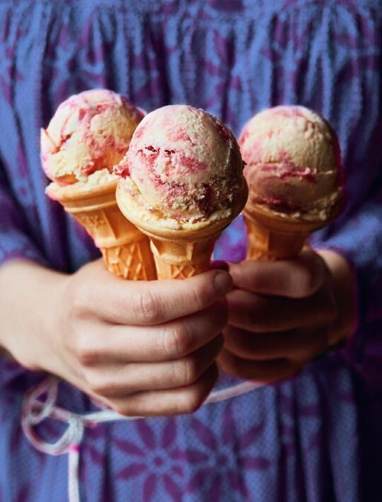 百利甜酒配方【树莓百利甜酒冰淇淋】