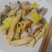 没吃完的涮菜该怎么办？做份炒面做为今日份晚餐