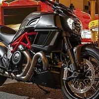 杜卡迪（Ducati）摩托车