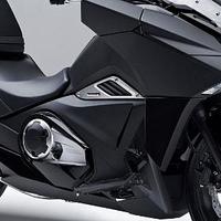 本田2014款Honda NM4 Vultus复古风格与现代科技的摩托车