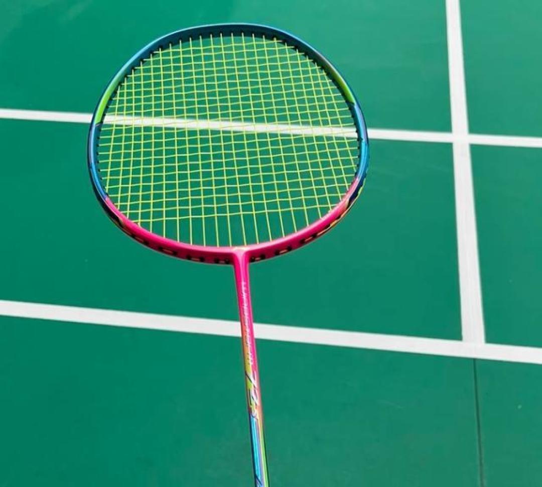 2024年十大推荐羽毛球拍：品牌性能与选购指南