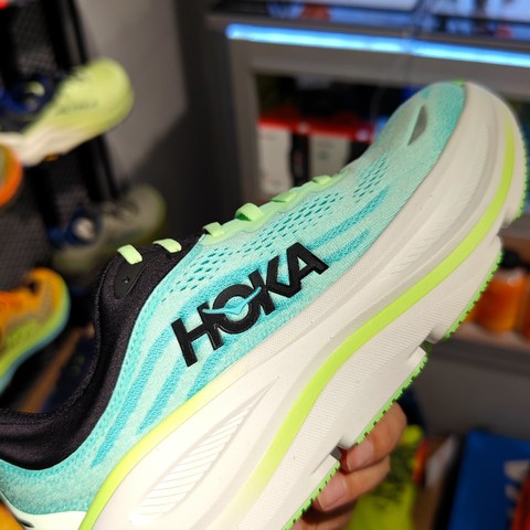 破圈潮鞋，一眼就爱了，HOKA Bondi 9 舒适度天花板，梦幻脚感