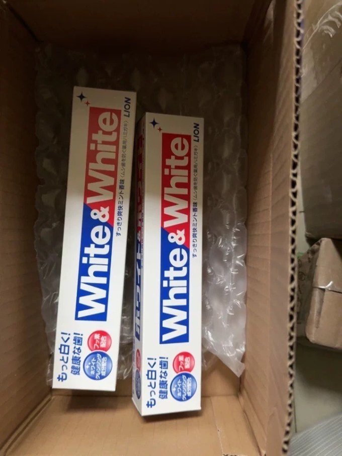 狮王white美白牙膏,去渍固齿,笑出自信