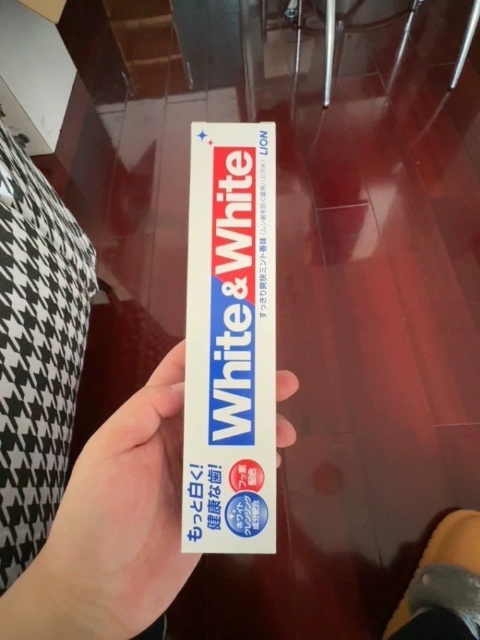 狮王white美白牙膏,去渍固齿,笑出自信