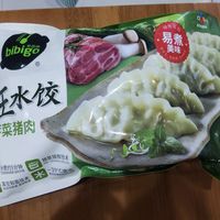 过年少不了饺子，19.7元购买了1.2kg的必品阁荠菜猪肉王水饺