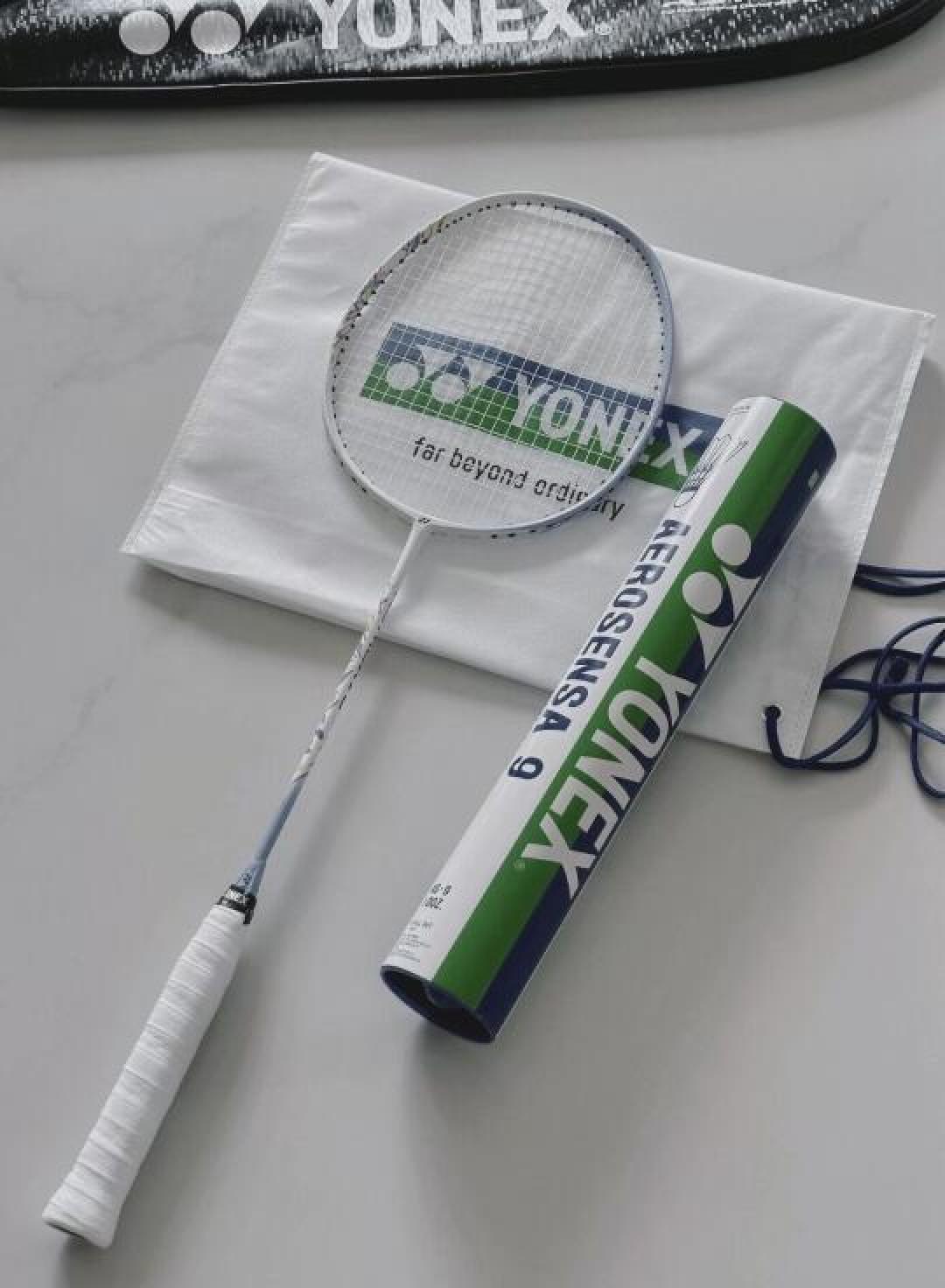 新手羽毛球拍选购指南：性价比之王推荐