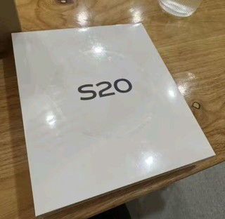 平民手机推荐之vivo S20 8GB+256GB 凤羽金 6500mAh超薄长续航 