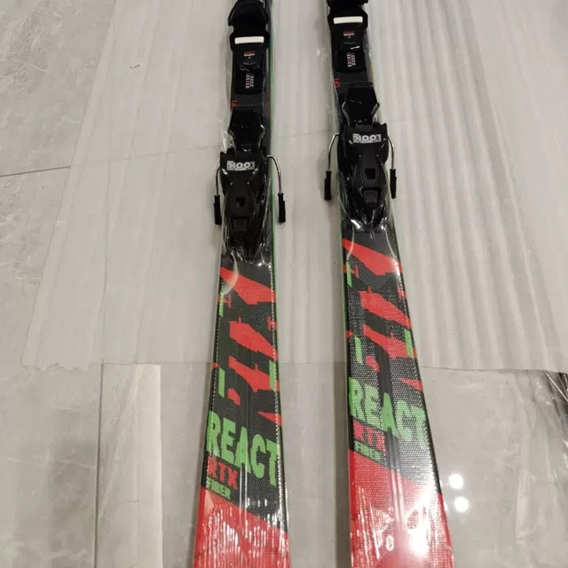 雪场初体验，选ROSSIGNOL金鸡就对了