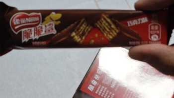 雀巢脆脆鲨威化饼干：年货里的美味选择