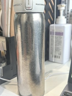 特美刻纯钛保温杯挺奇怪的