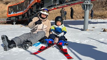 不到两岁的娃，勇闯金山岭滑雪场失败！