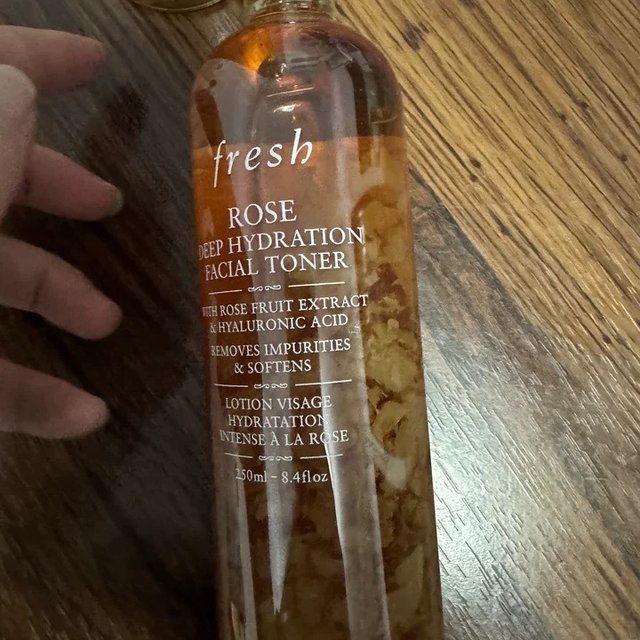 干燥肌的福音！Fresh馥蕾诗保湿水，让我水嫩一整天